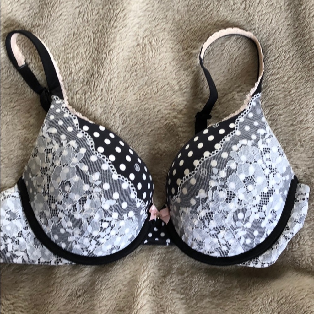34D VS bra